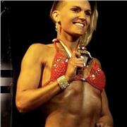 Coach y Entrenadora con mas de 5 años de experiencia en el sector fitness y desarrollo personal.